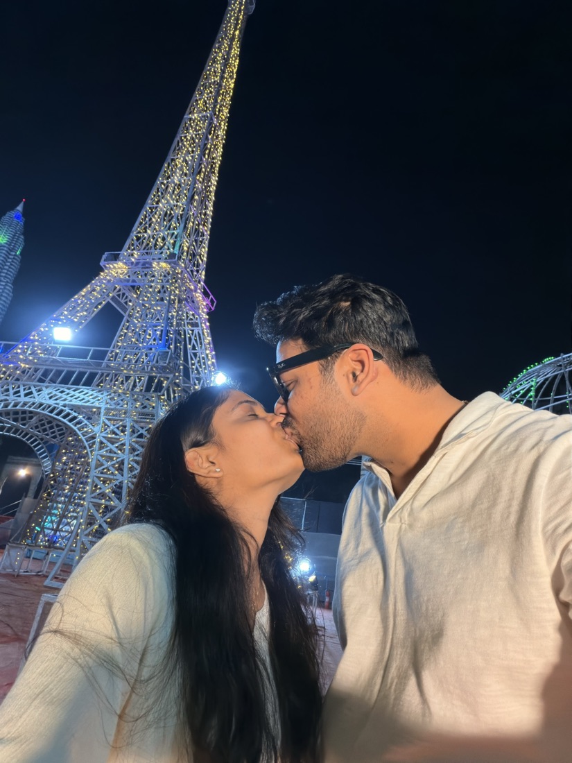 Eiffel kiss